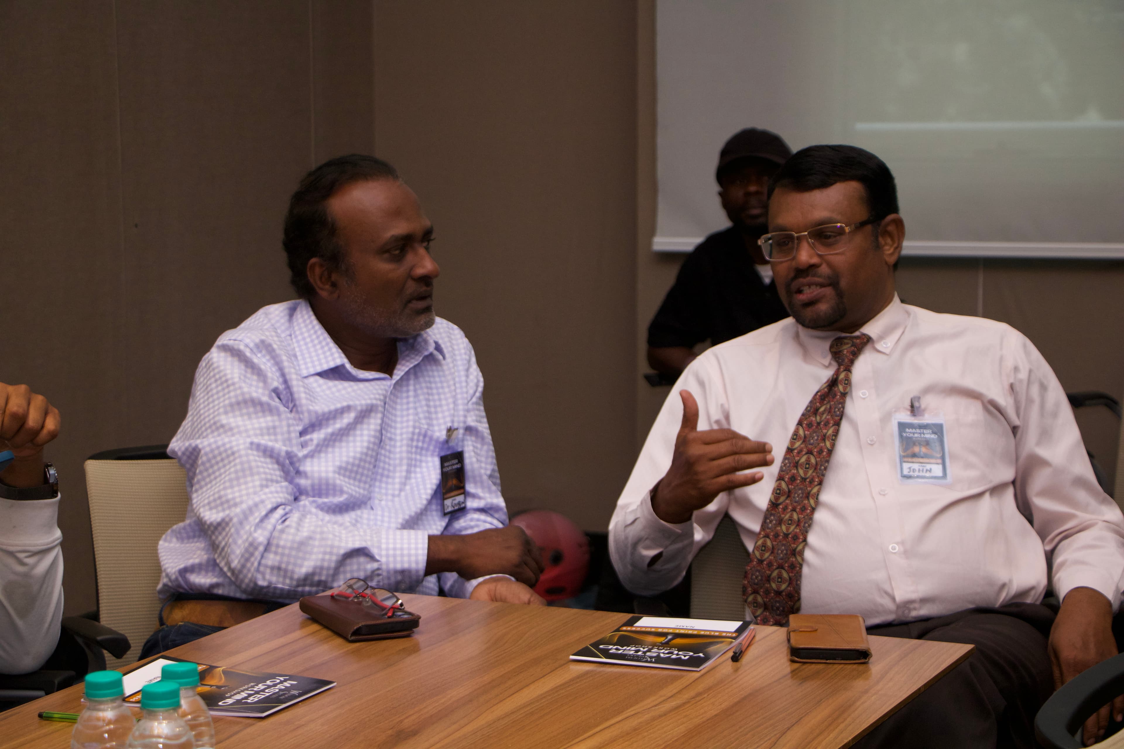 Two leaders in discussion during an Executive Mentorship session